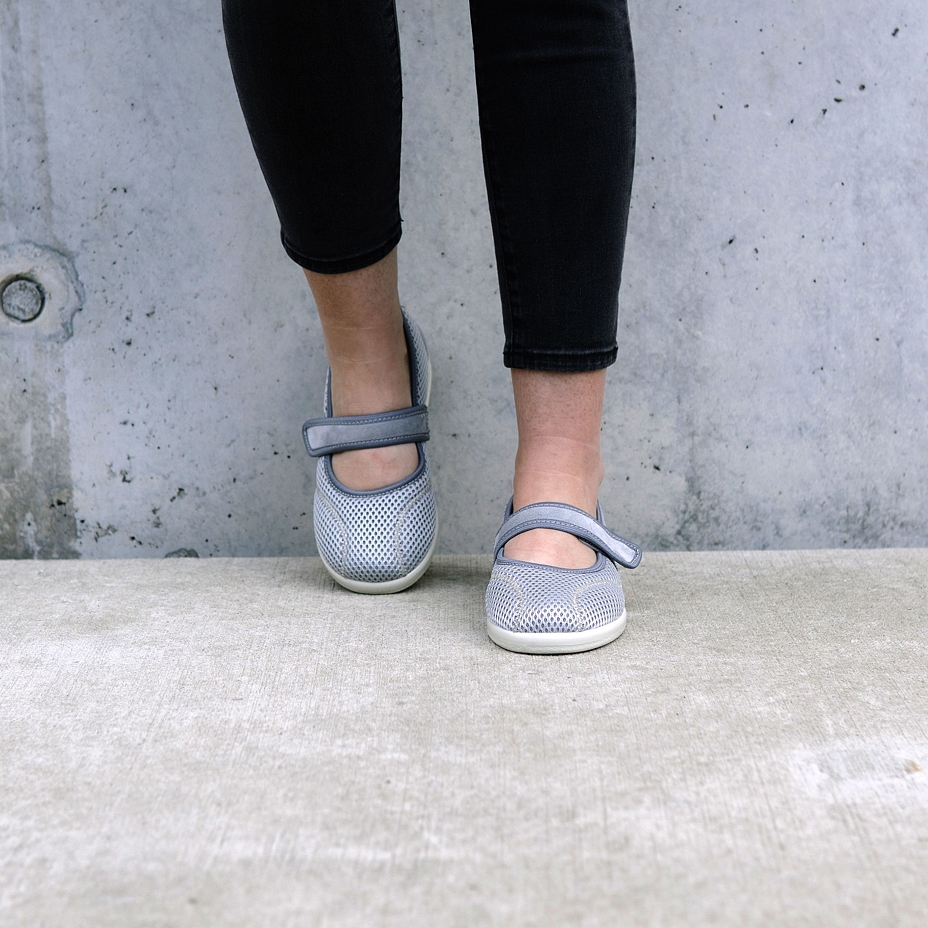 Ballerines confortables pour femmes avec velcro gris