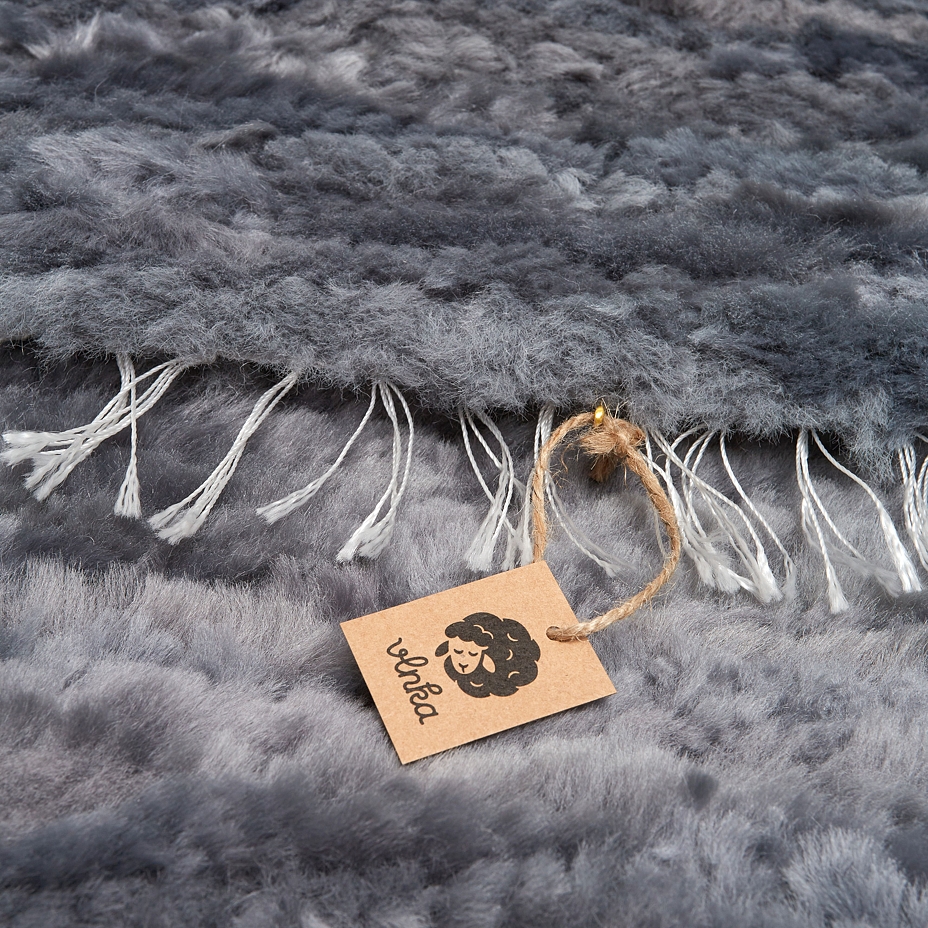 Tapis en laine gris
