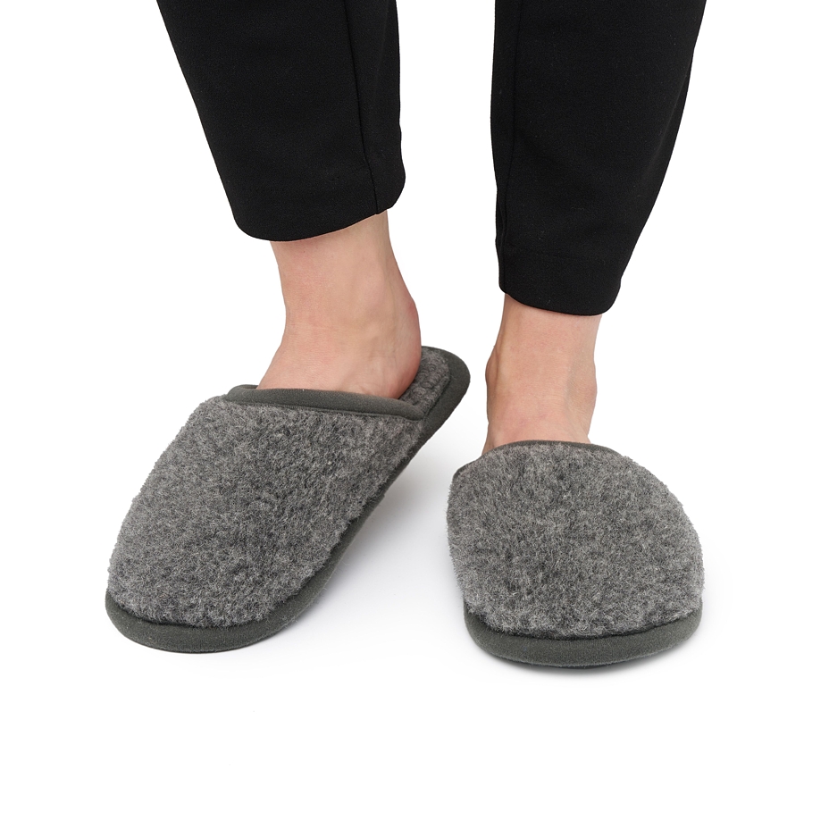 Pantoufles en laine, gris foncé