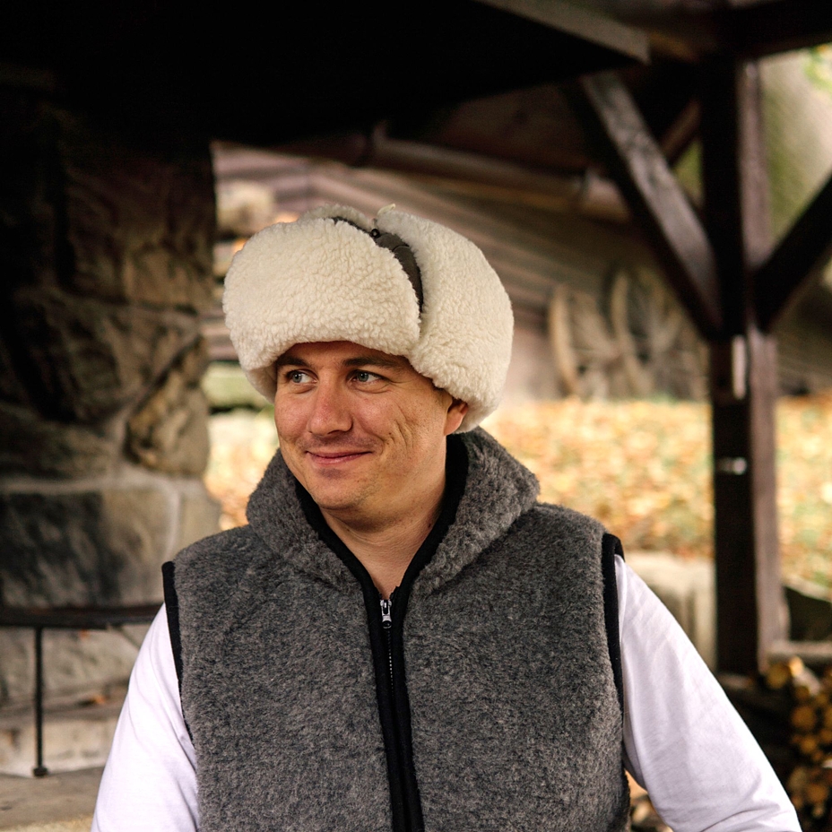Gilet en laine Mérinos à capuche gris foncé